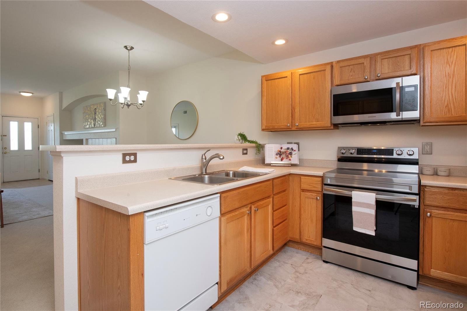1703 Whitehall Drive Unit: 1E