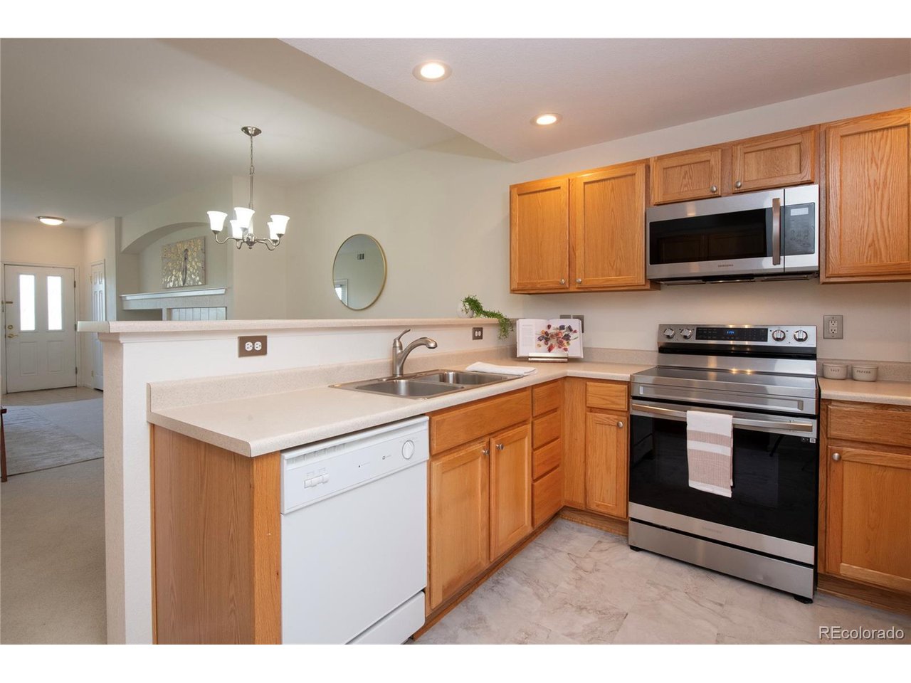 1703 Whitehall Dr 1E