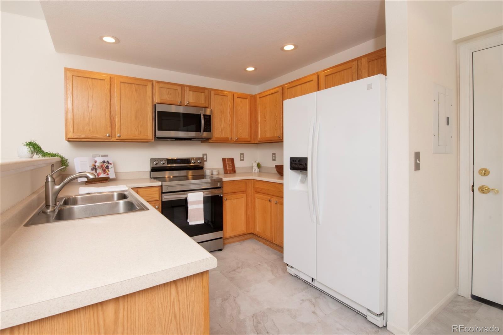 1703 Whitehall Drive Unit: 1E
