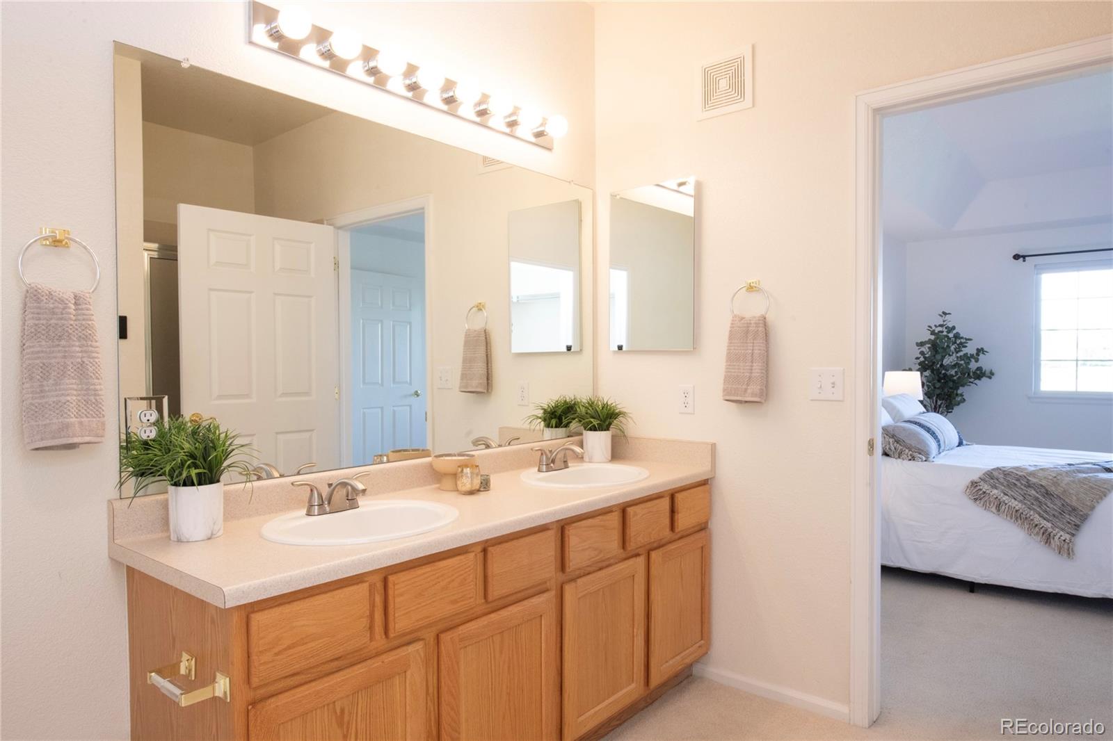 1703 Whitehall Drive Unit: 1E