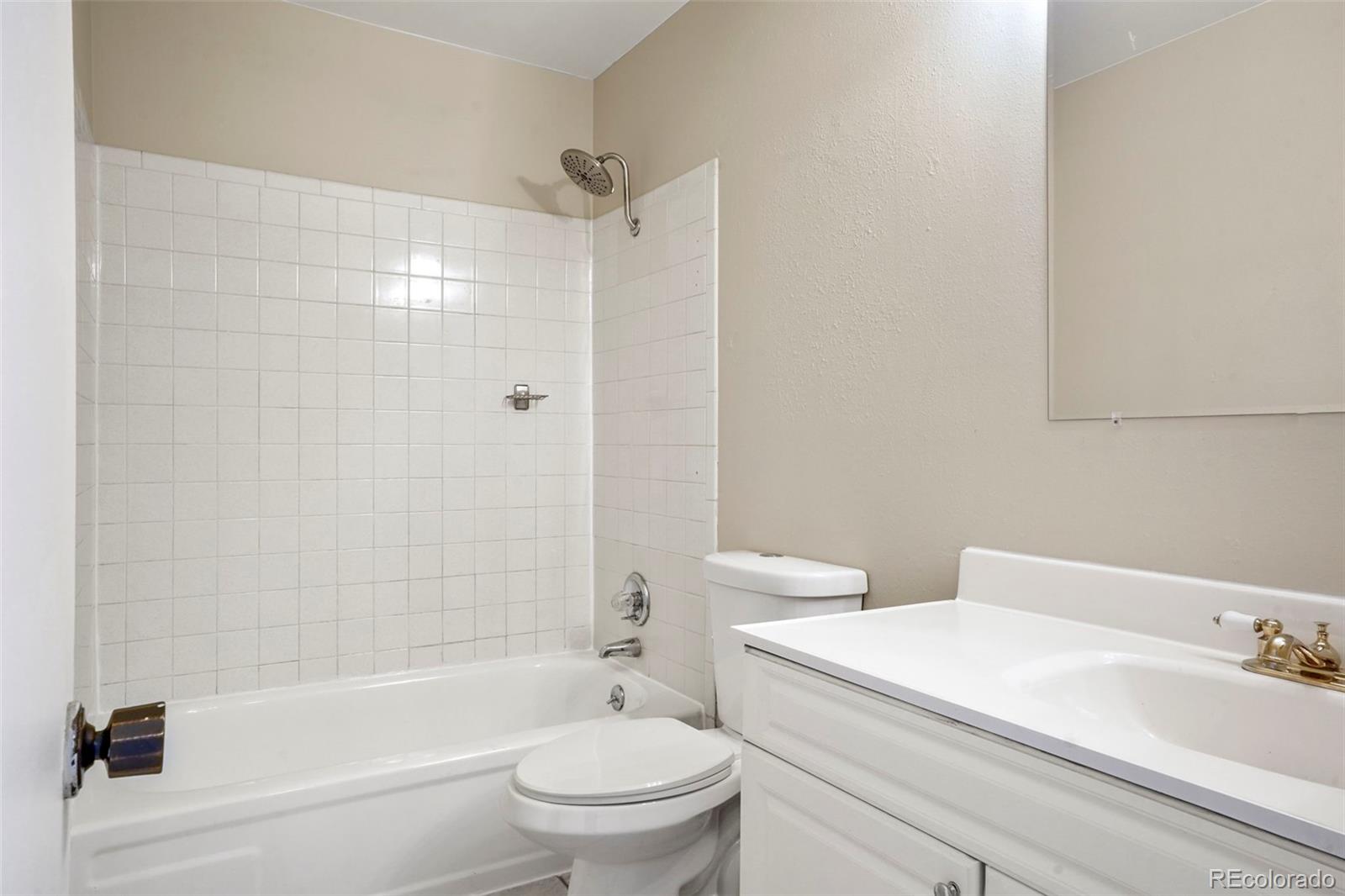 7039 S Webster Street Unit: J