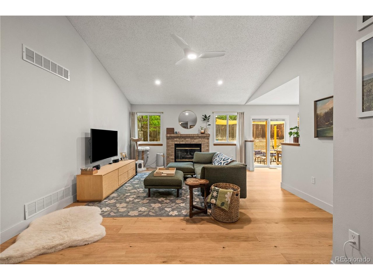 3733 W Union Ave