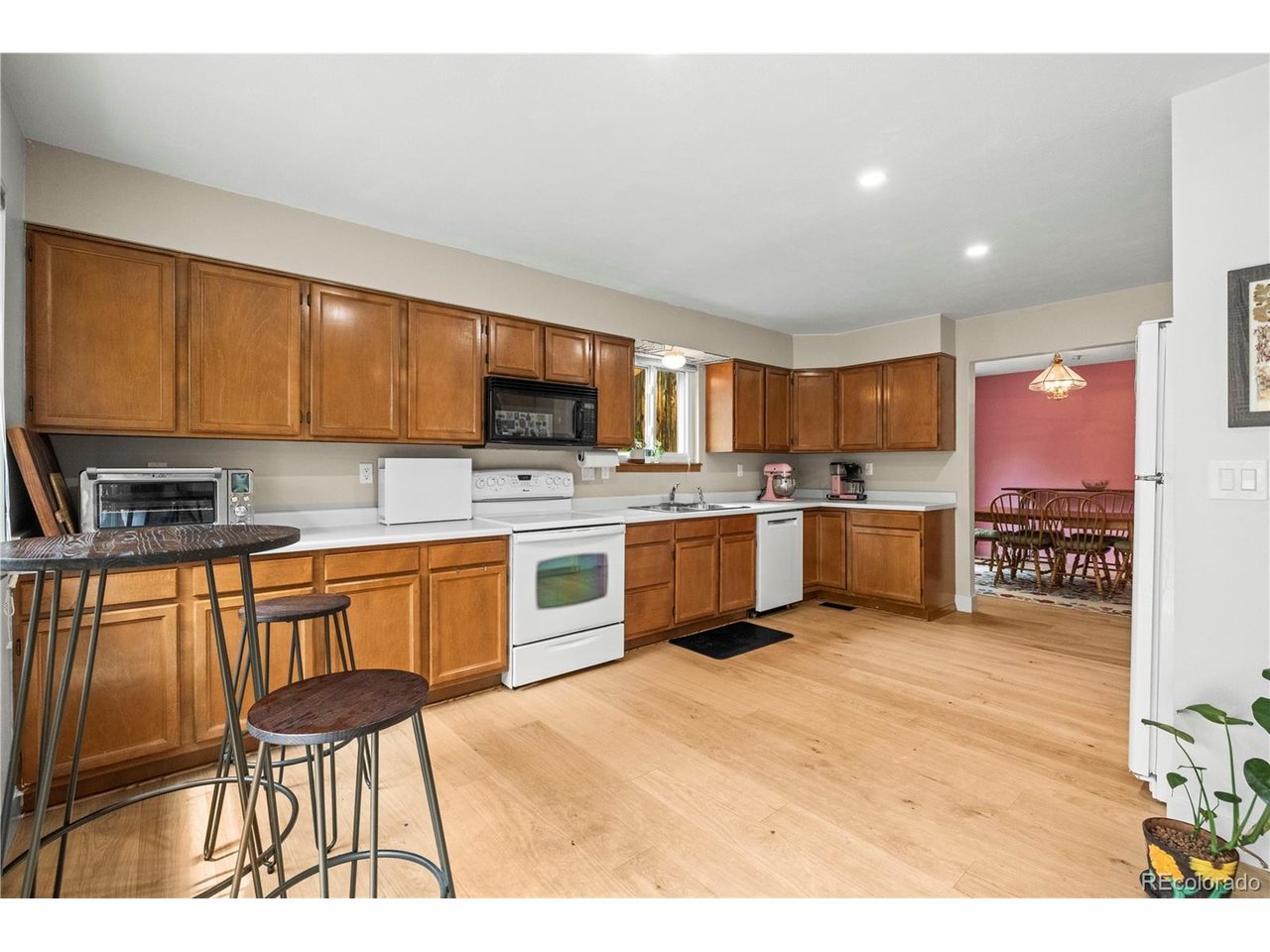 3733 W Union Ave