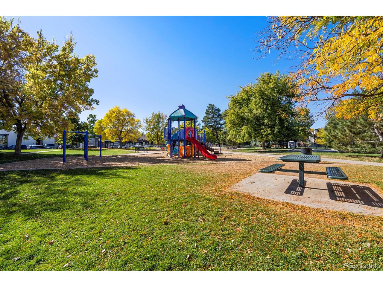 4429 Winona Ct