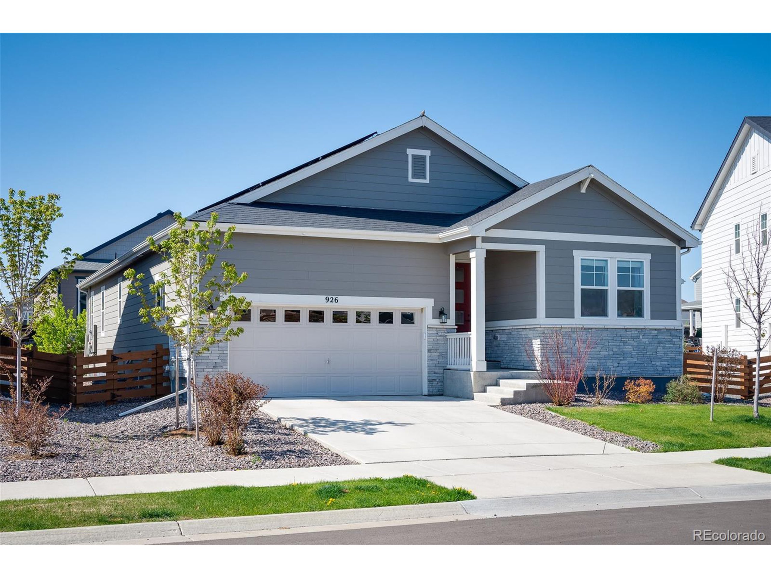 926 Twin Sisters Cir