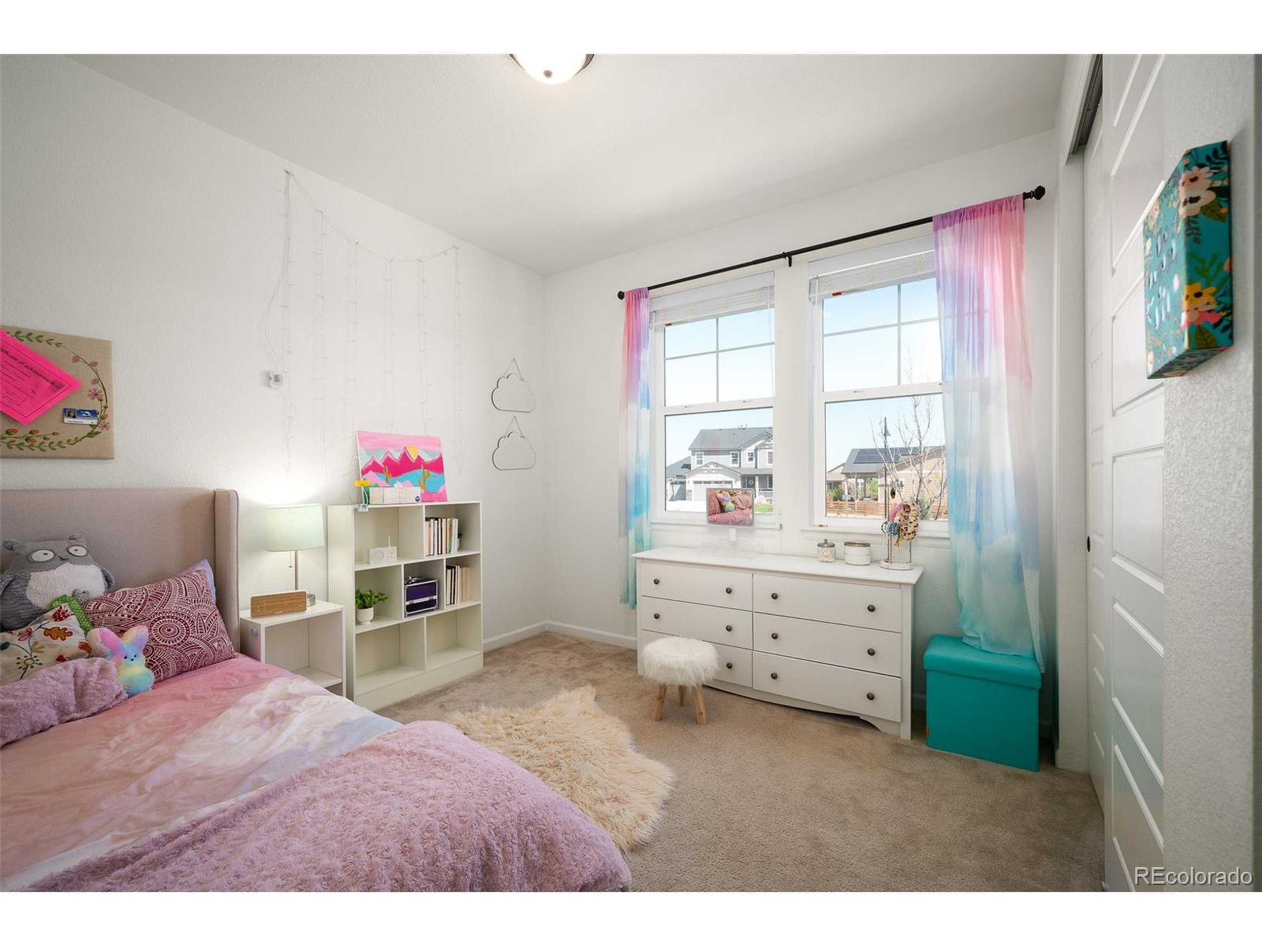 926 Twin Sisters Cir