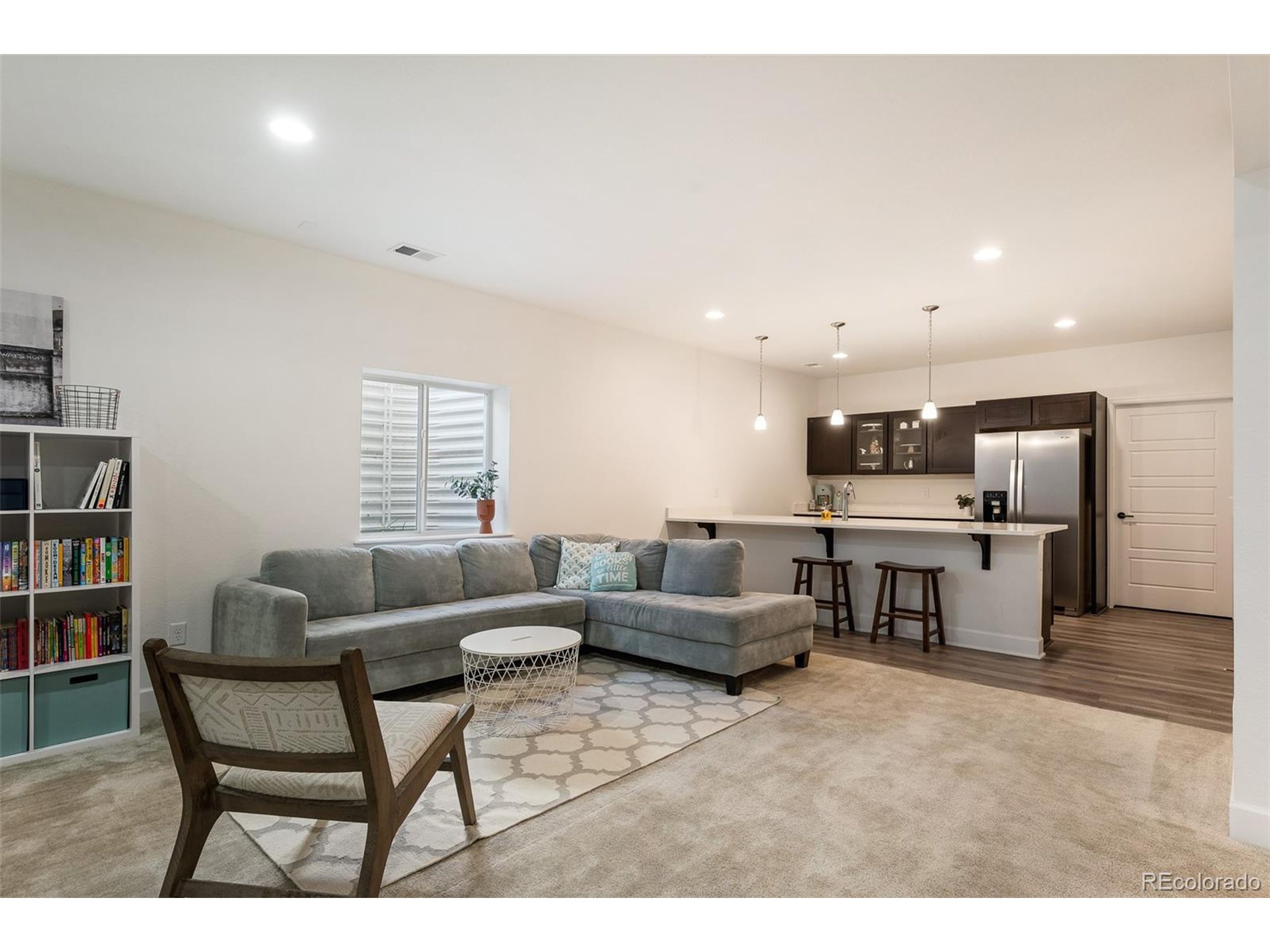926 Twin Sisters Cir