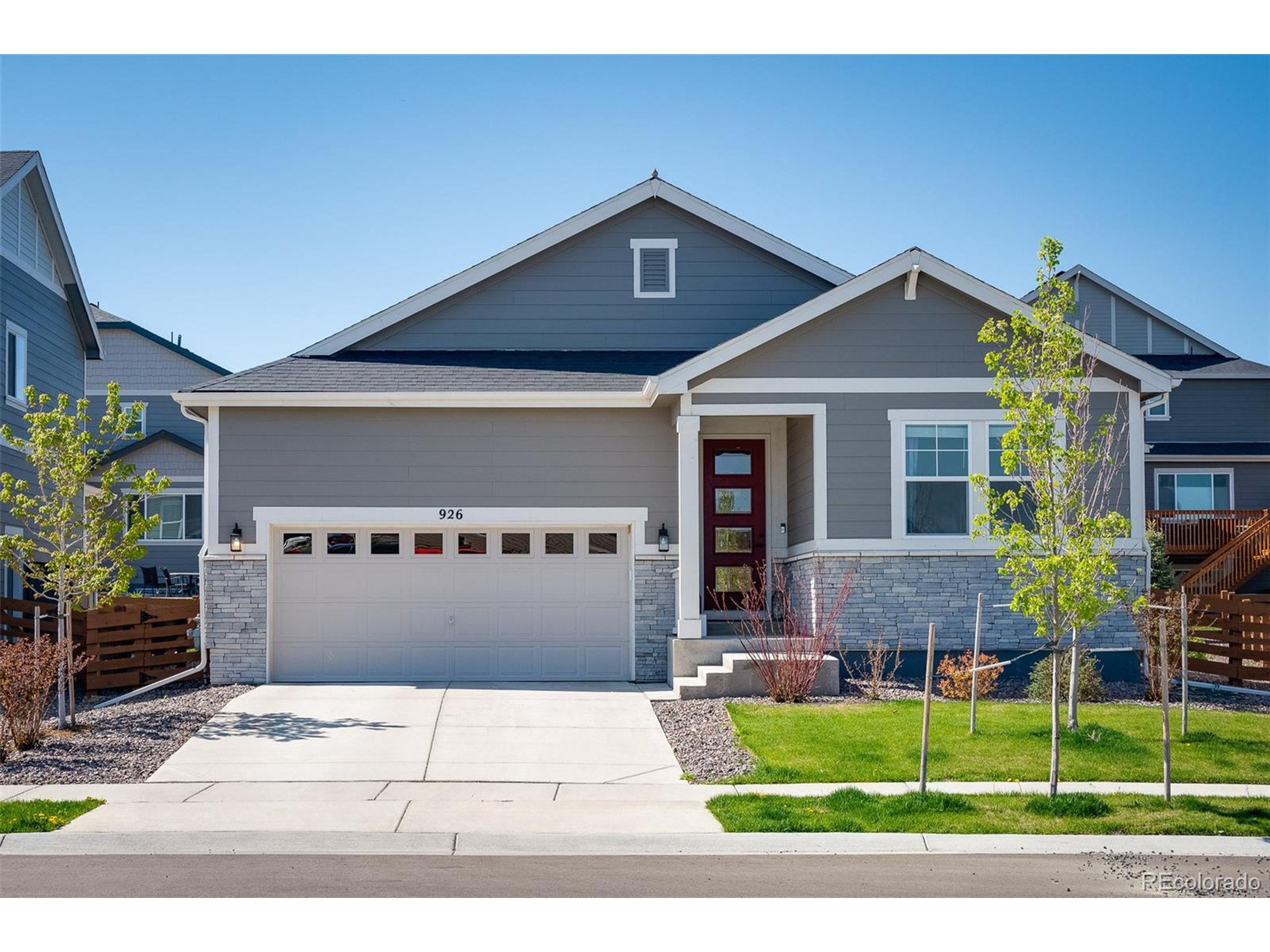 926 Twin Sisters Cir