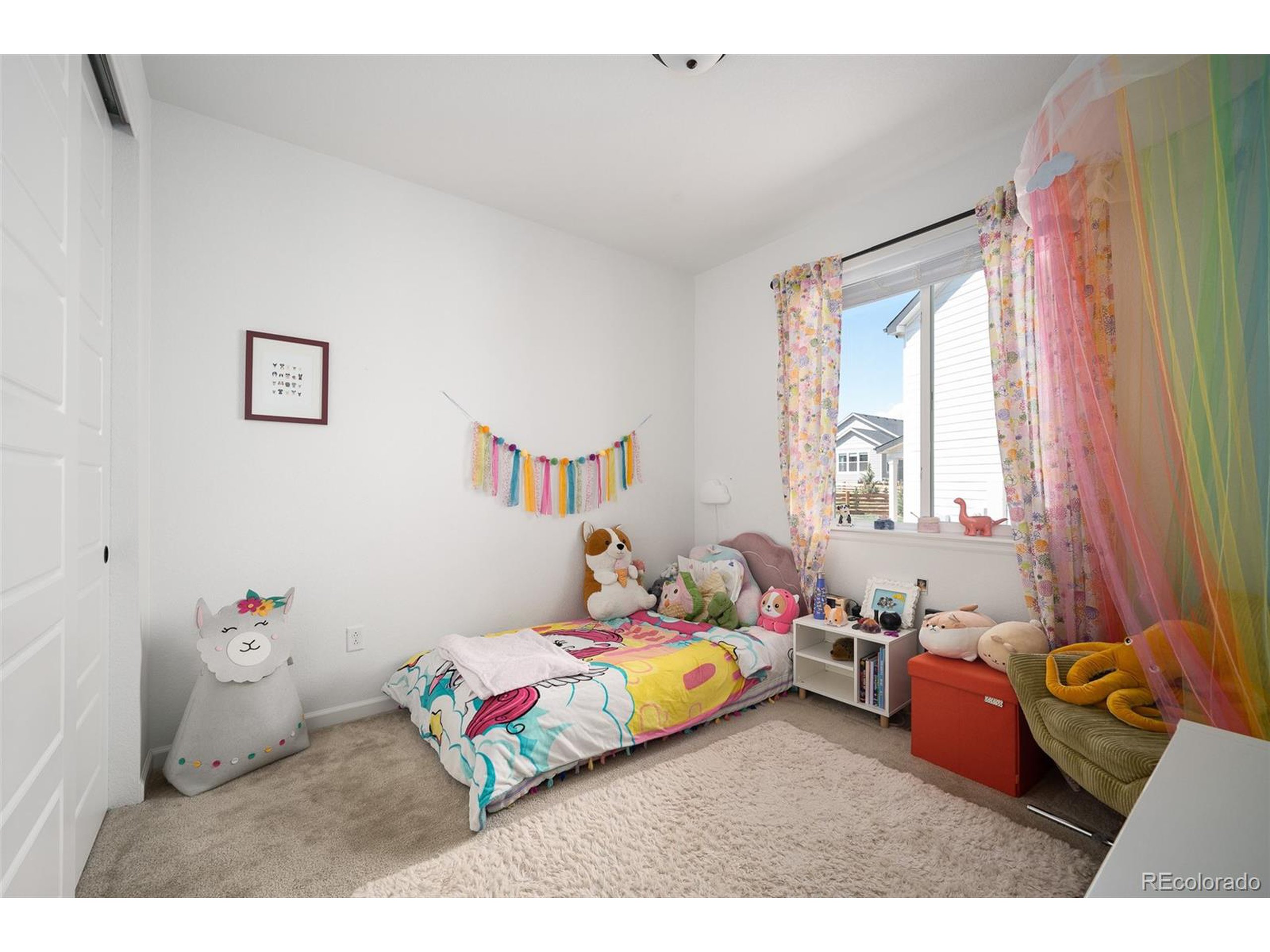 926 Twin Sisters Cir