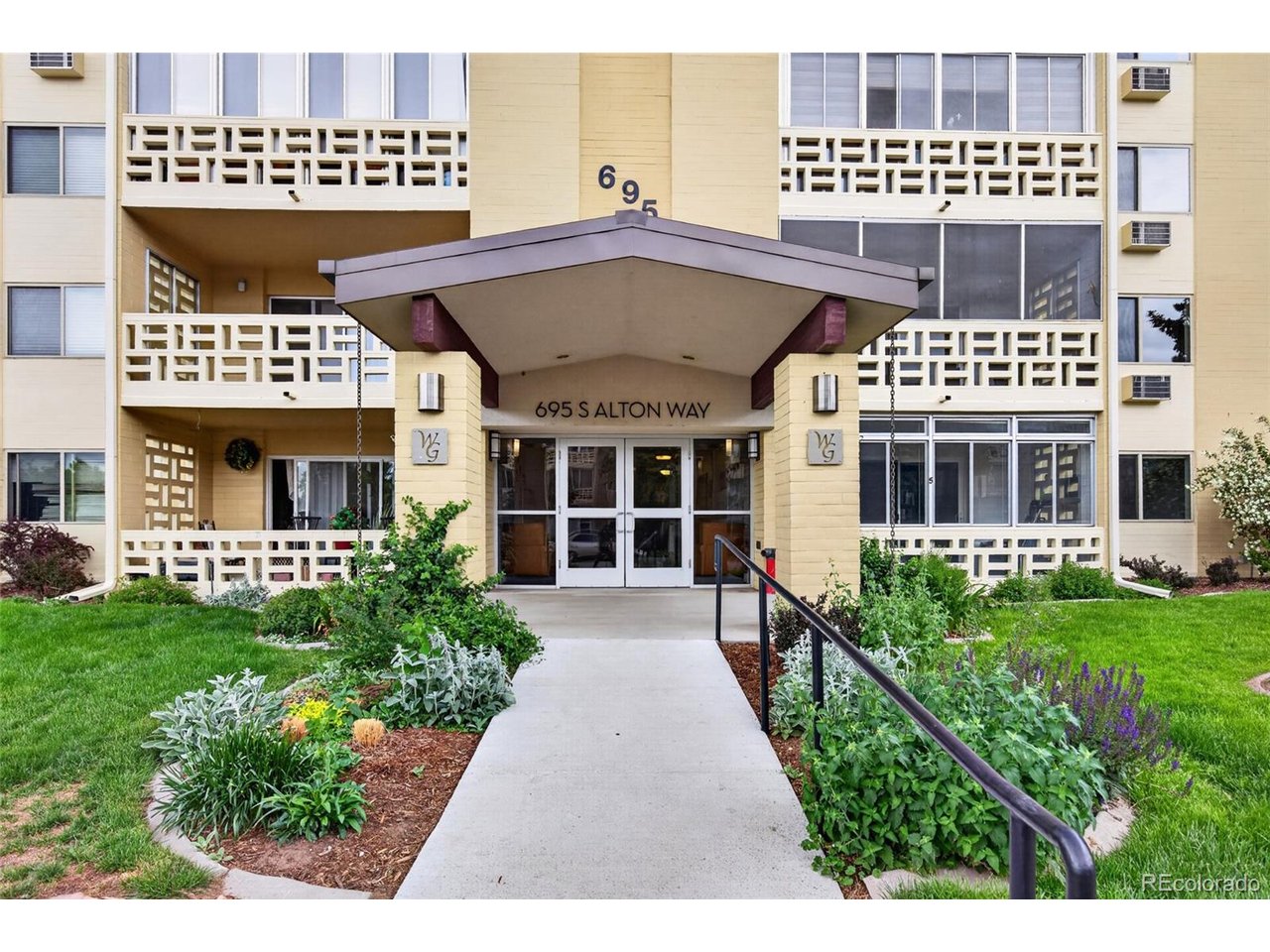 695 S Alton Way 9A