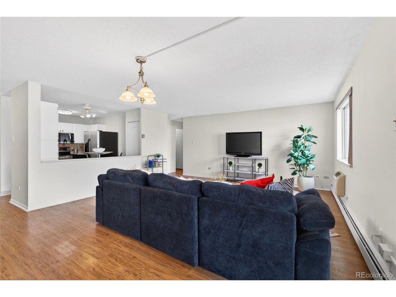 695 S Alton Way 9A