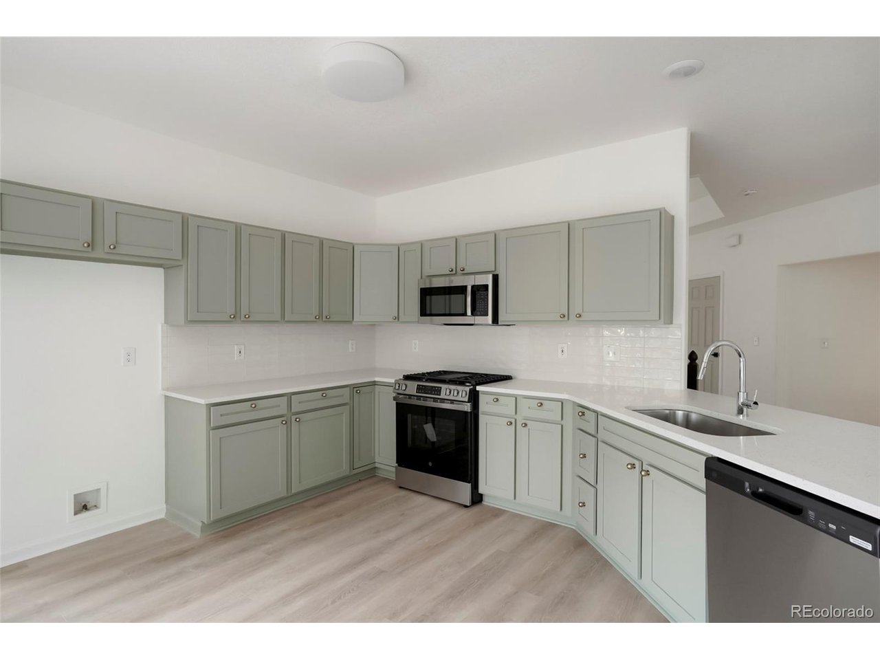 1305 W 12th Ave