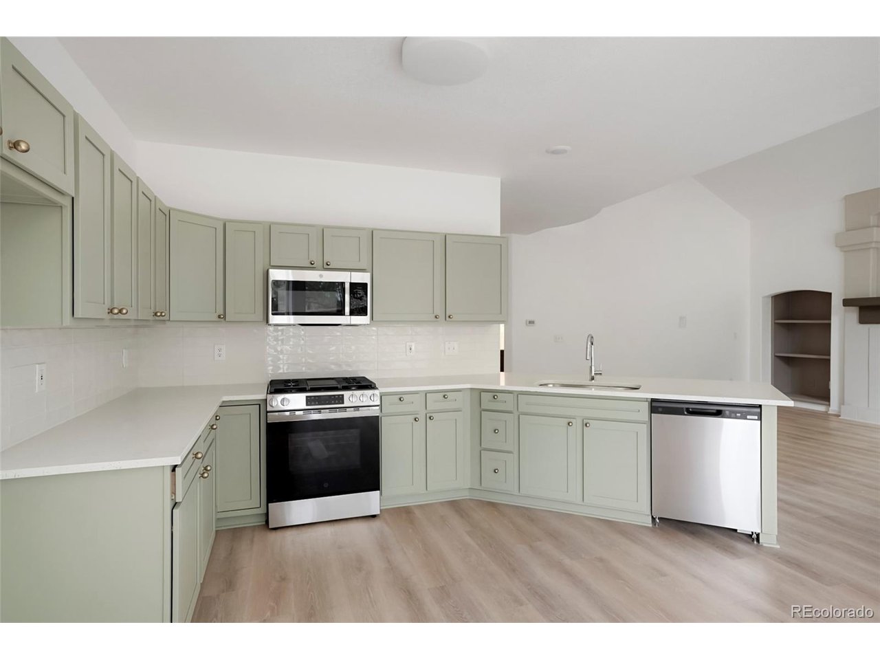 1305 W 12th Ave