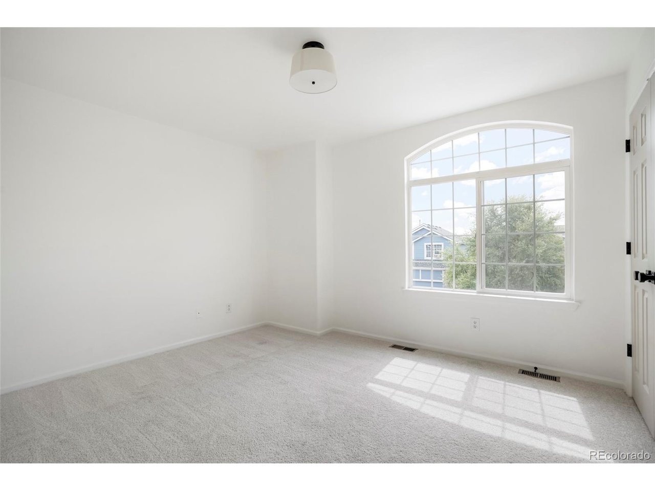 1305 W 12th Ave