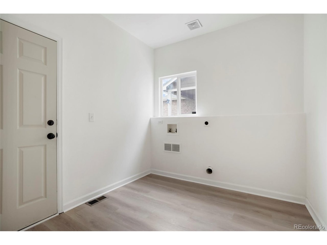 1305 W 12th Ave
