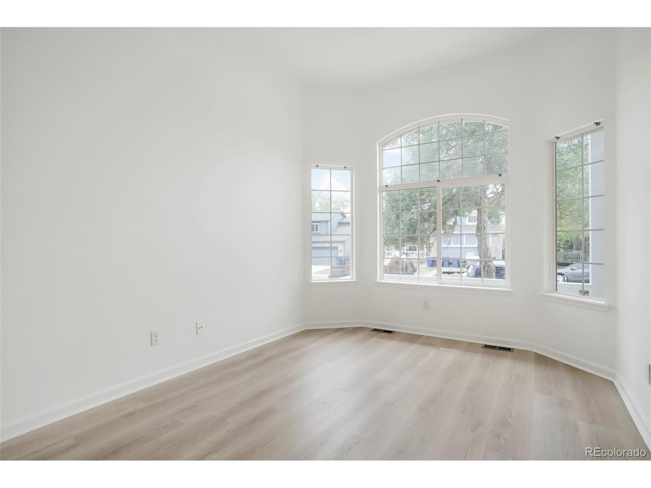 1305 W 12th Ave