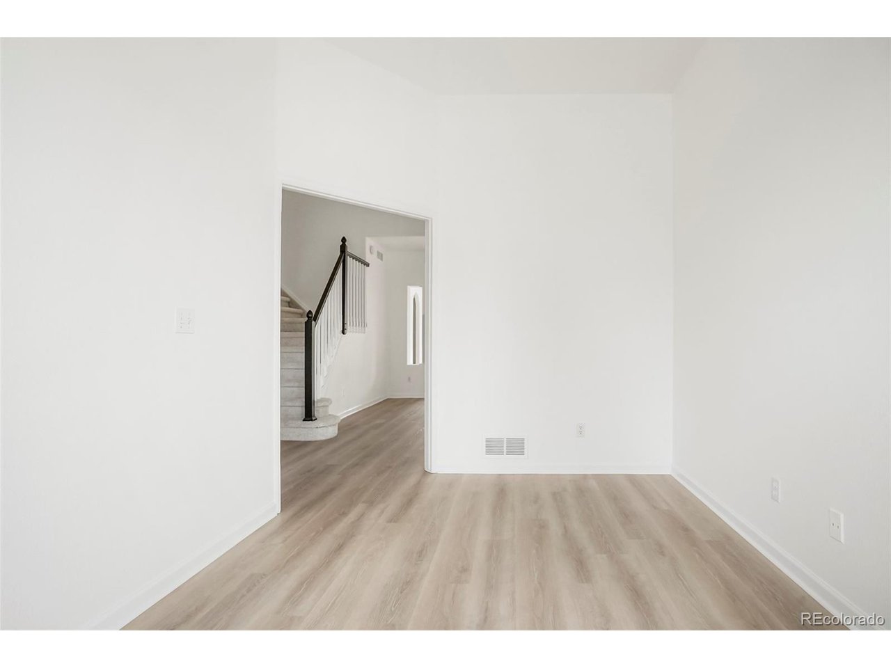 1305 W 12th Ave