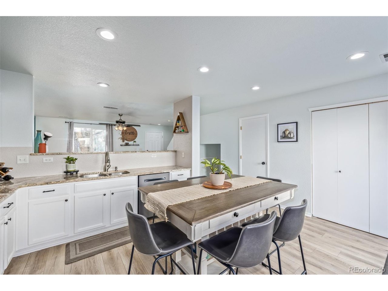 11825 W Tulane Dr