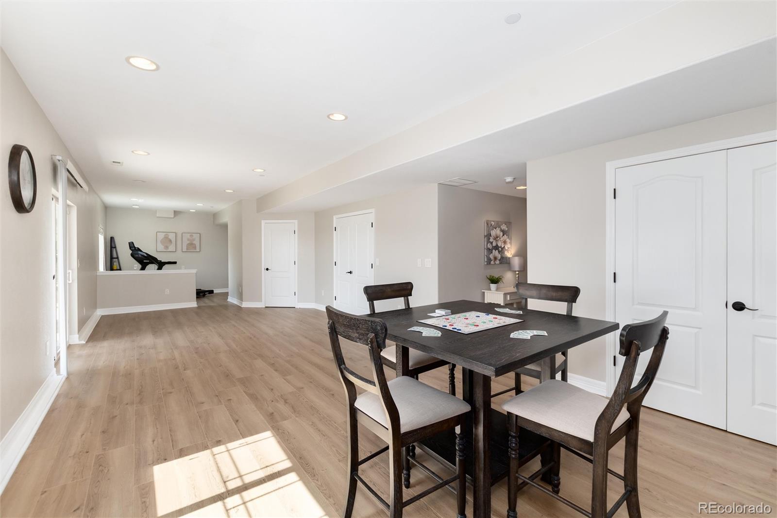 1556 Bent Wedge Point