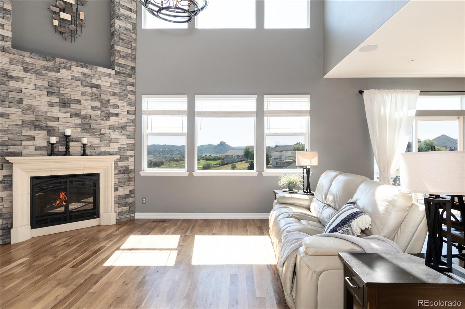 1556 Bent Wedge Point