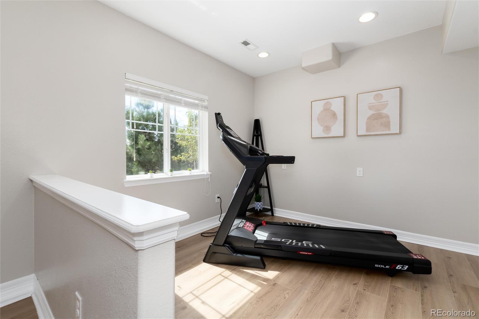 1556 Bent Wedge Point