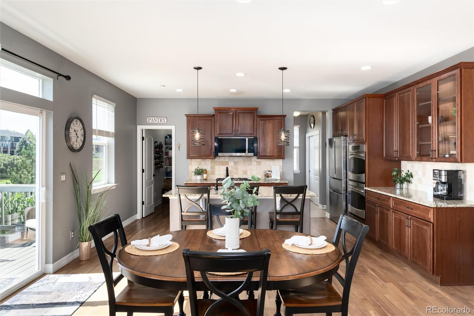 1556 Bent Wedge Point