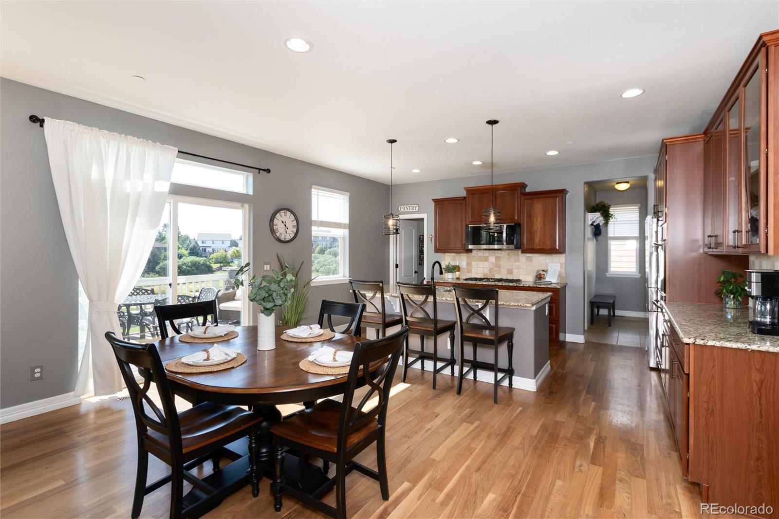 1556 Bent Wedge Point