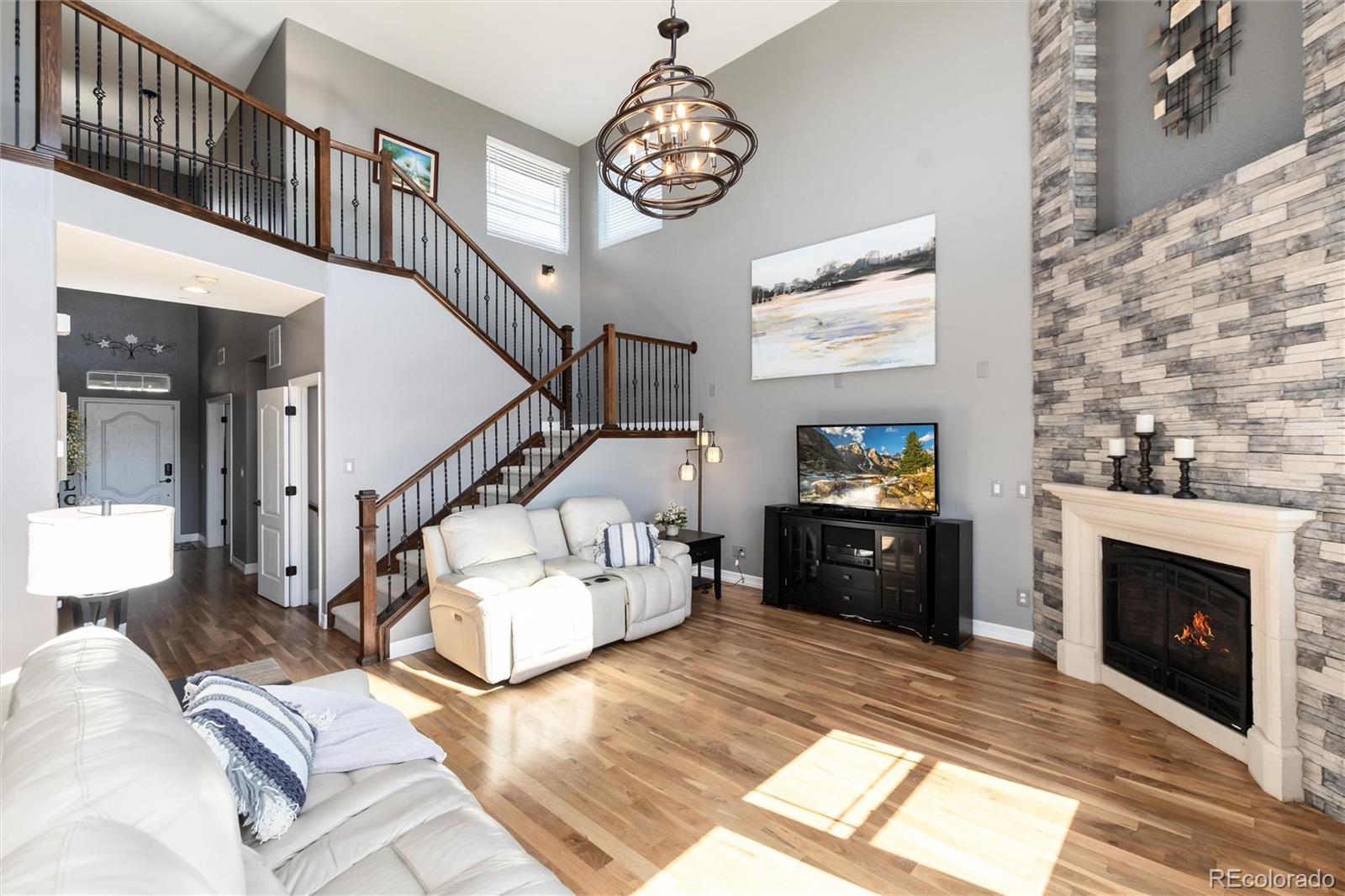 1556 Bent Wedge Point