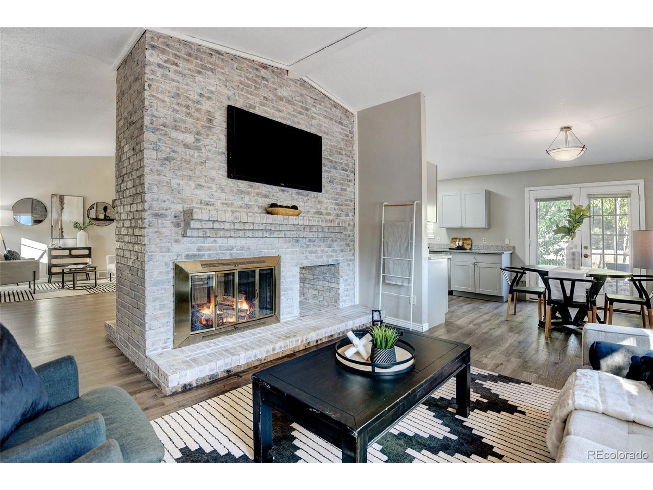 874 Dexter Dr