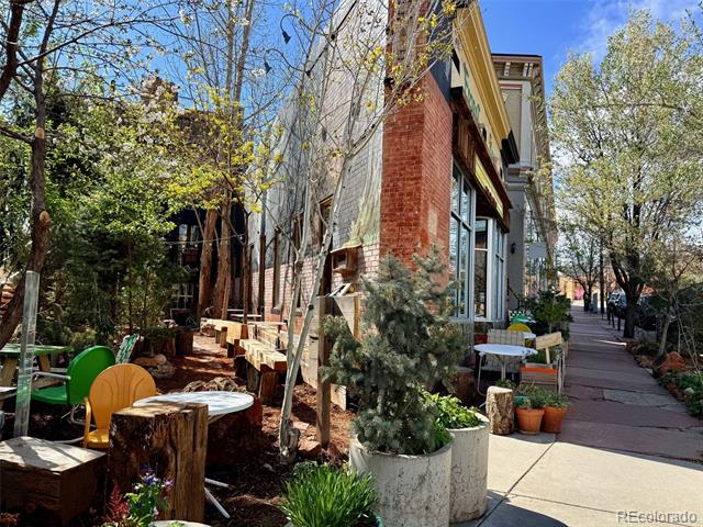 3337 Decatur Street