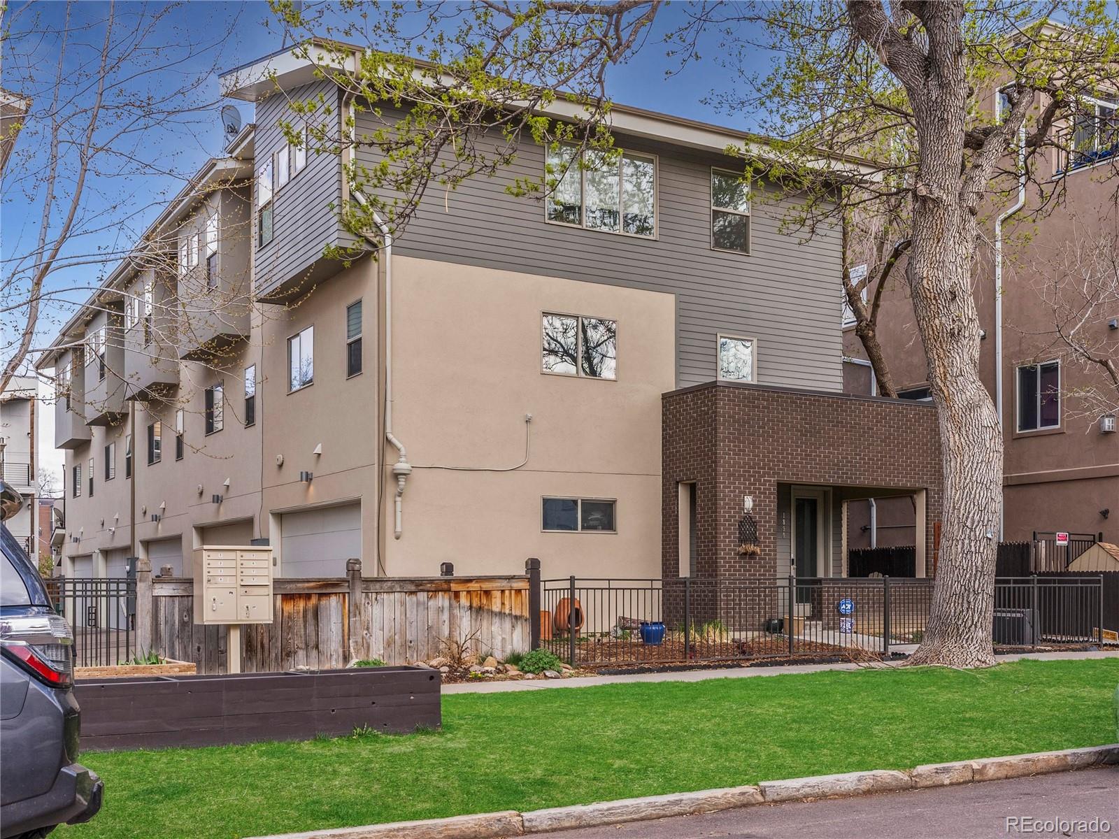 1894 Race Street
