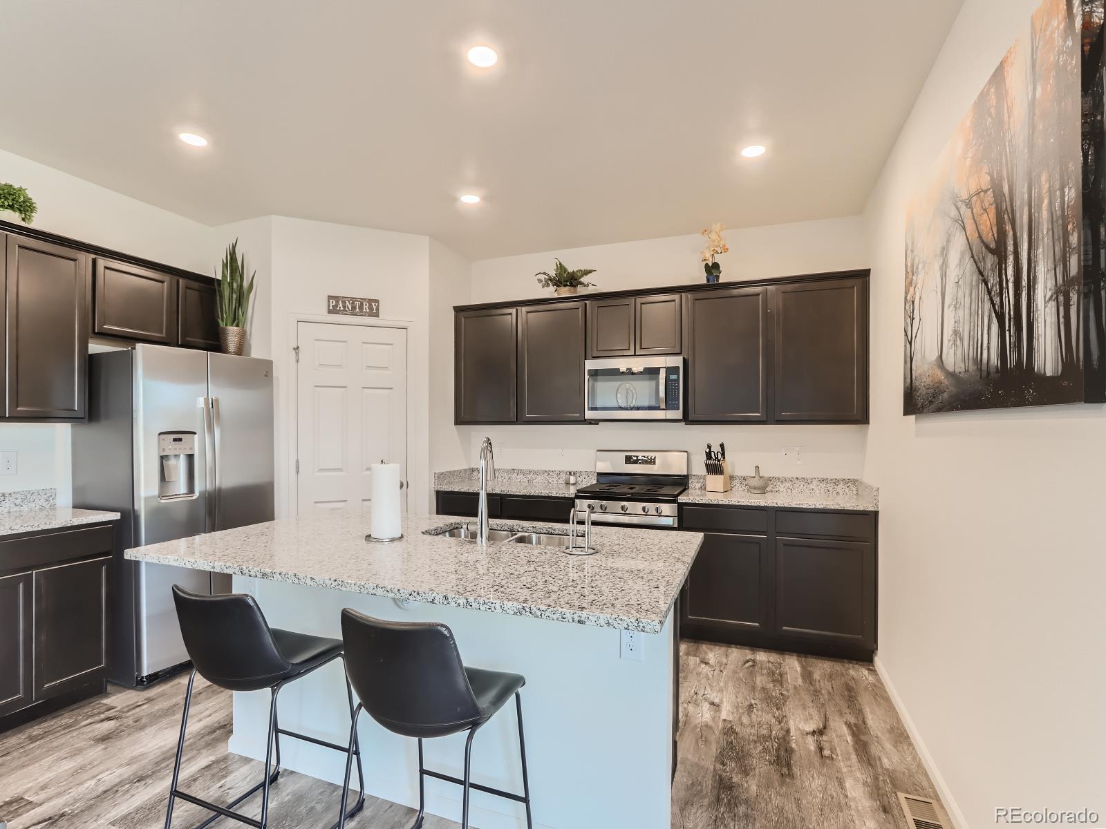 1146 Longs Peak Avenue