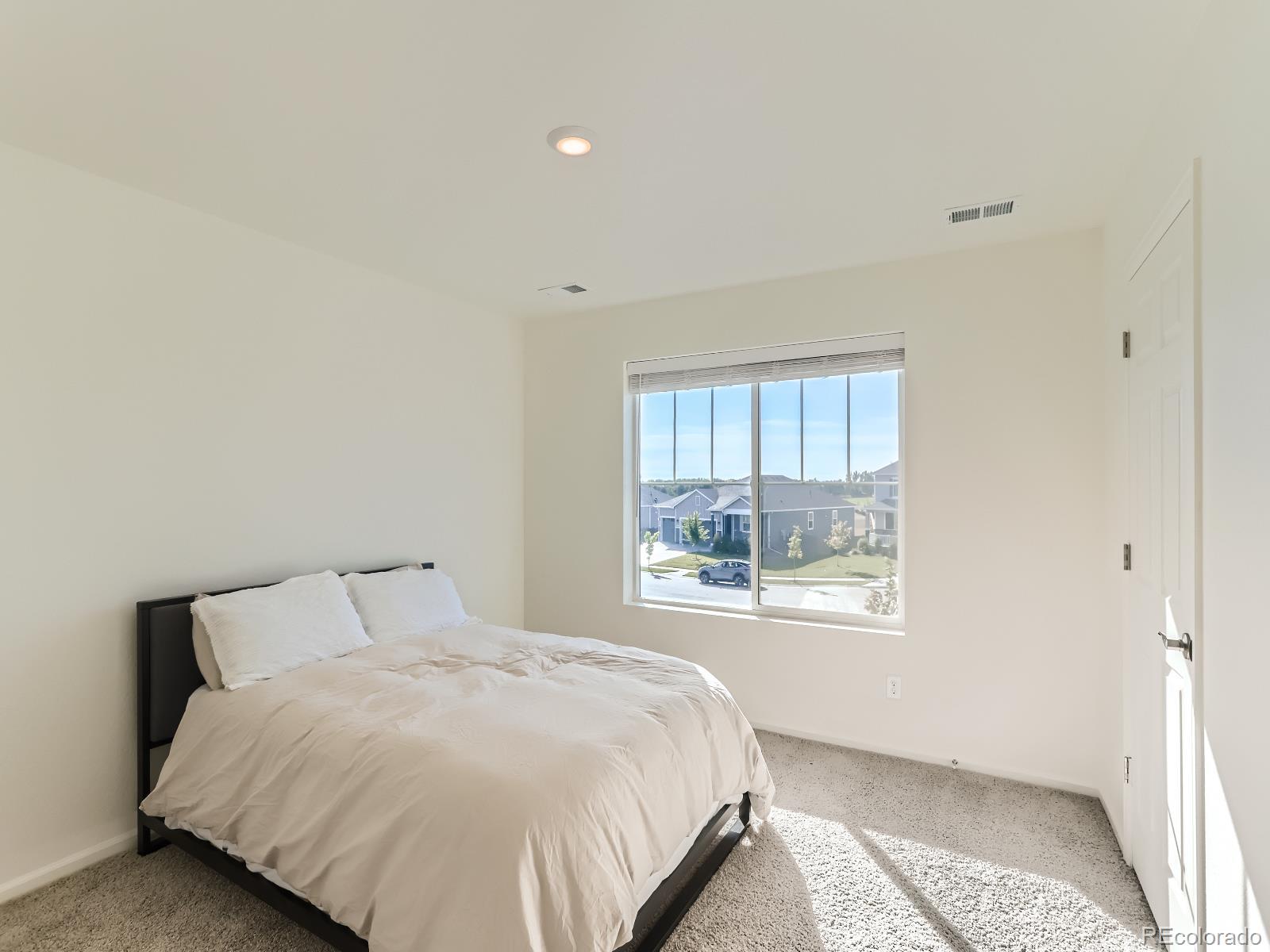 1146 Longs Peak Avenue