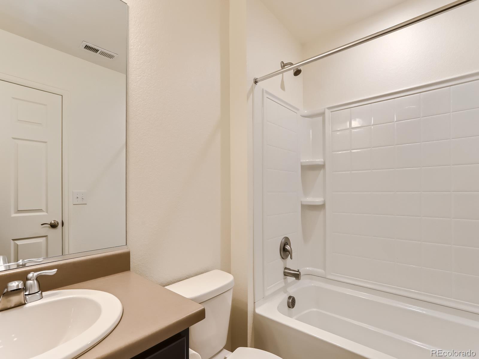 1146 Longs Peak Avenue