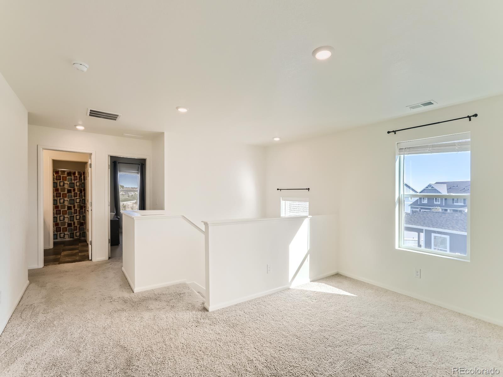 1146 Longs Peak Avenue