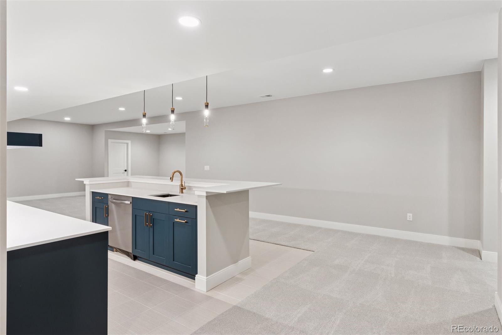 953 William Way
