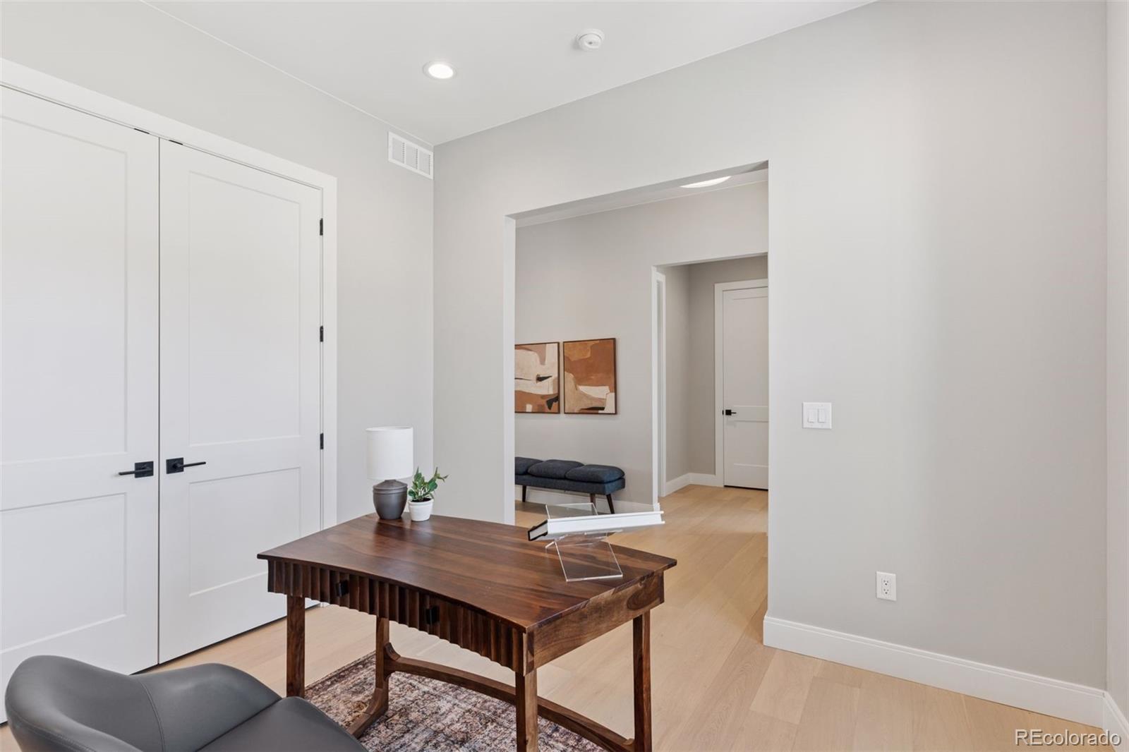 953 William Way