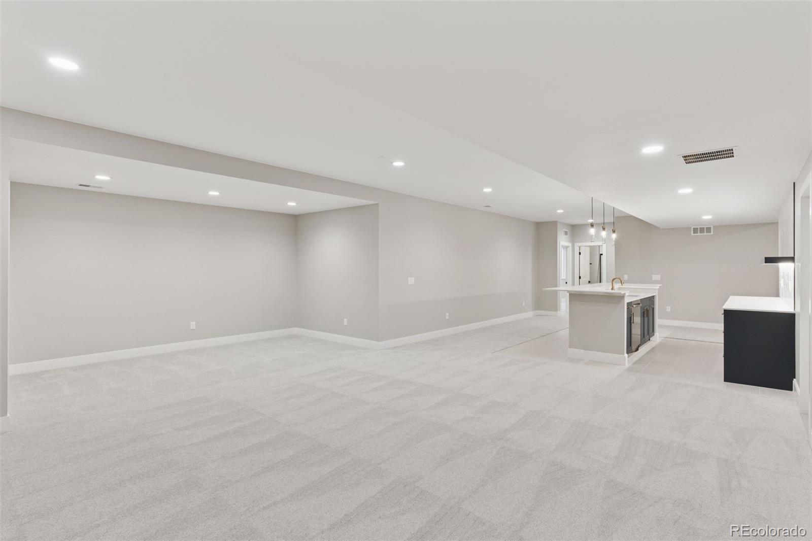 953 William Way