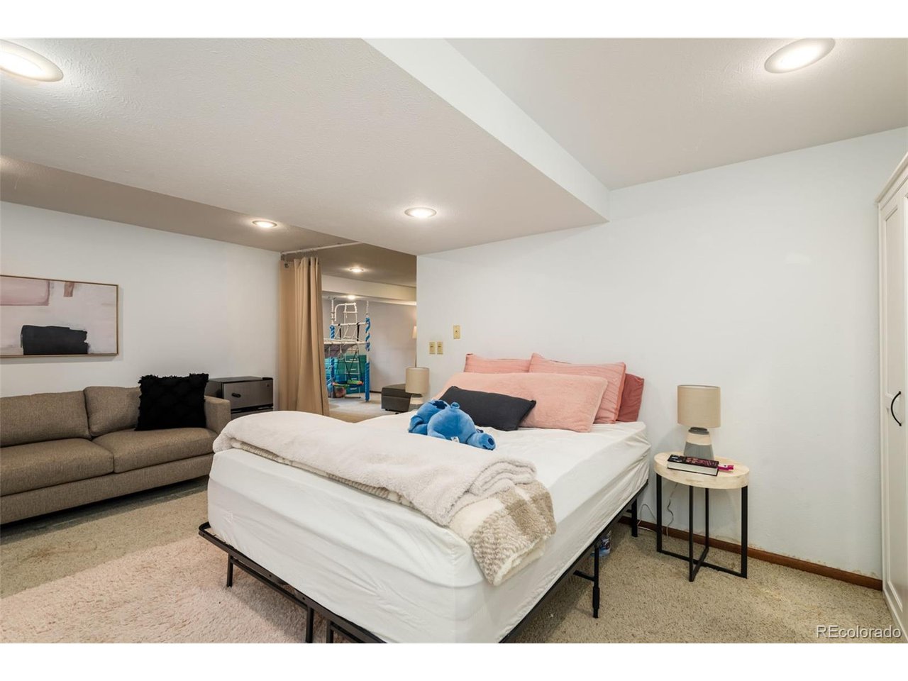 4740 W 101st Pl