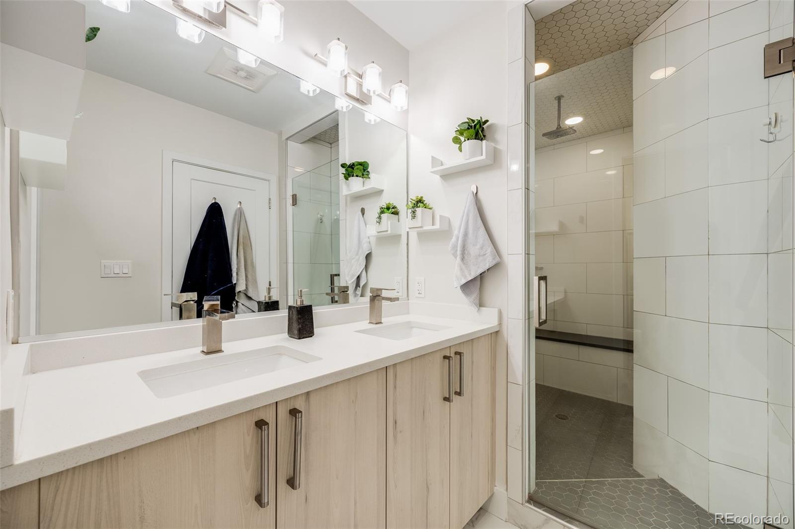 2922 W 26th Avenue Unit: 4