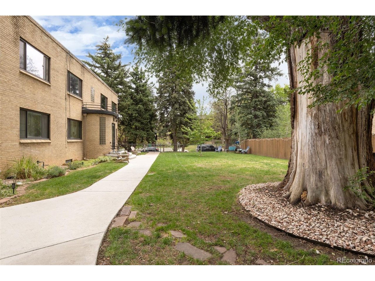 1481 Ash St 4