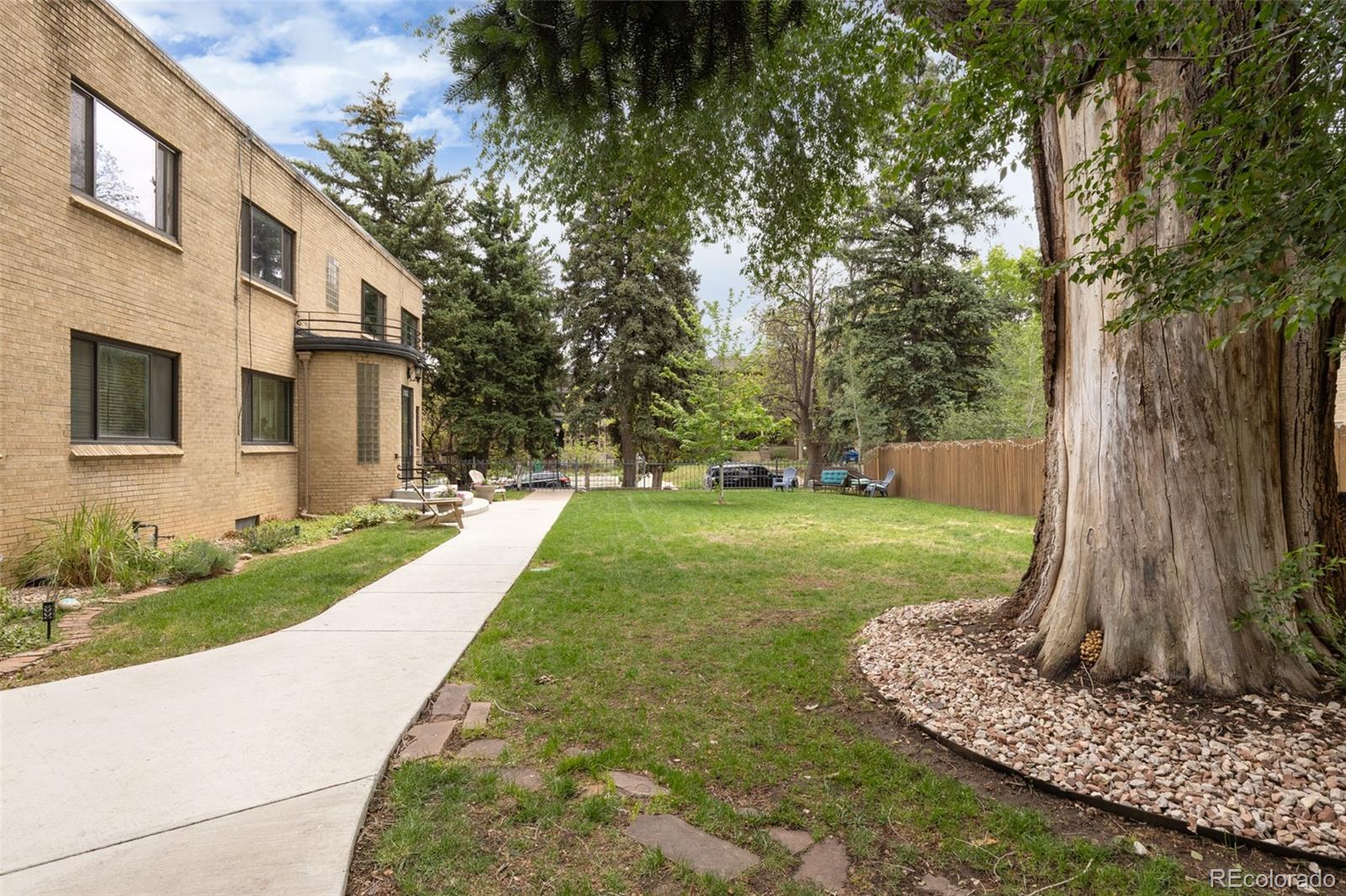 1481 Ash Street Unit: 4