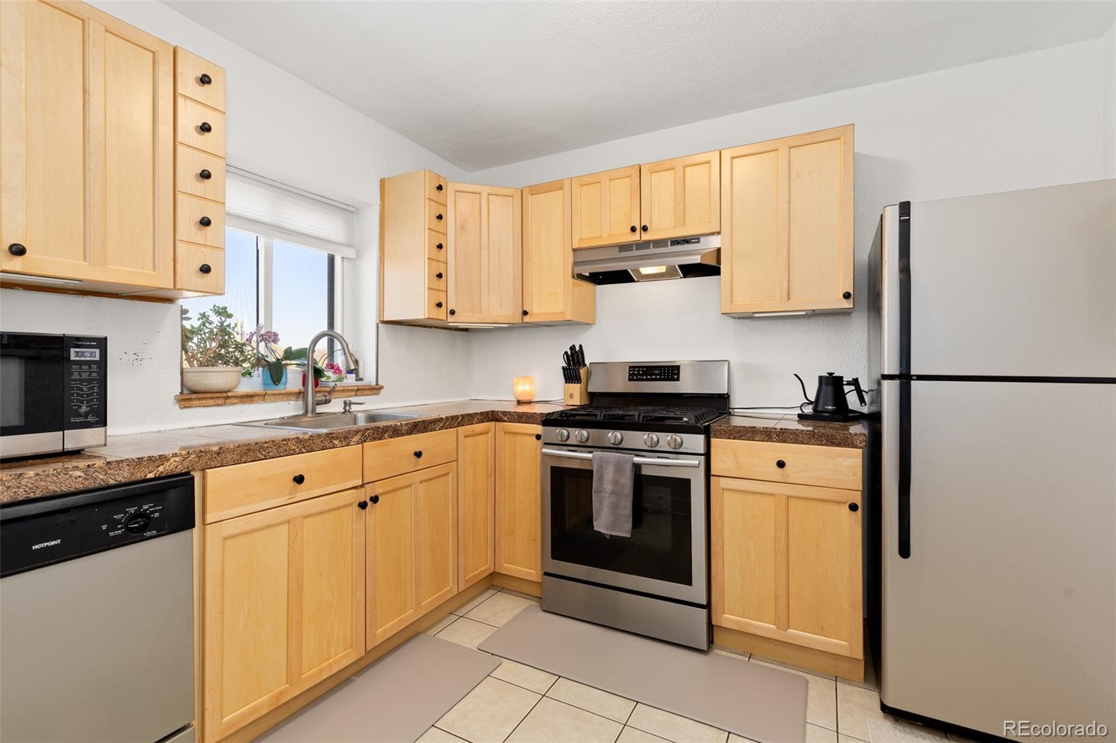 1481 Ash Street Unit: 4