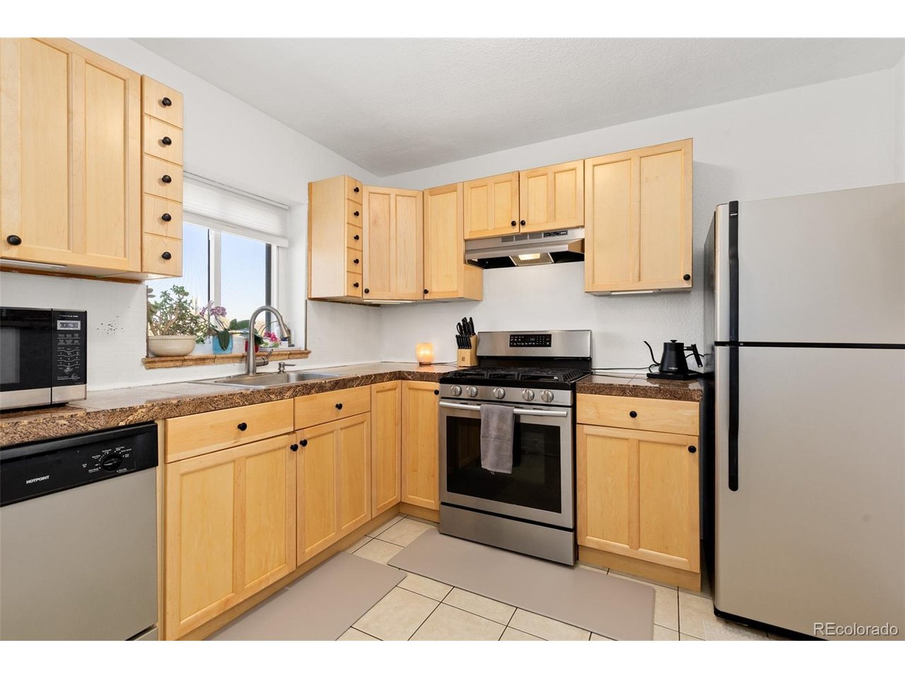 1481 Ash St 4