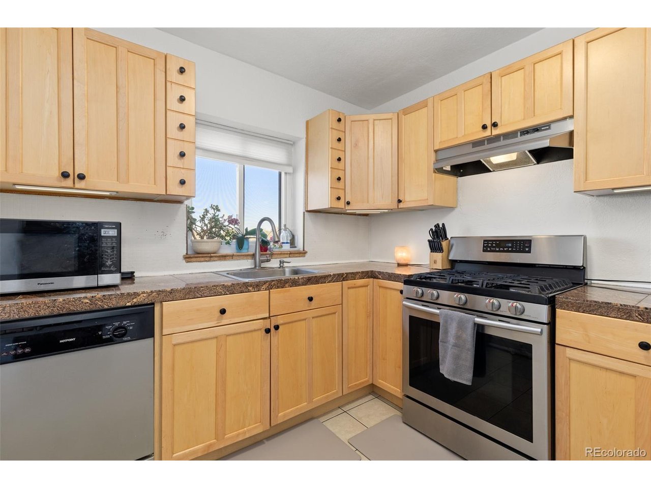 1481 Ash St 4