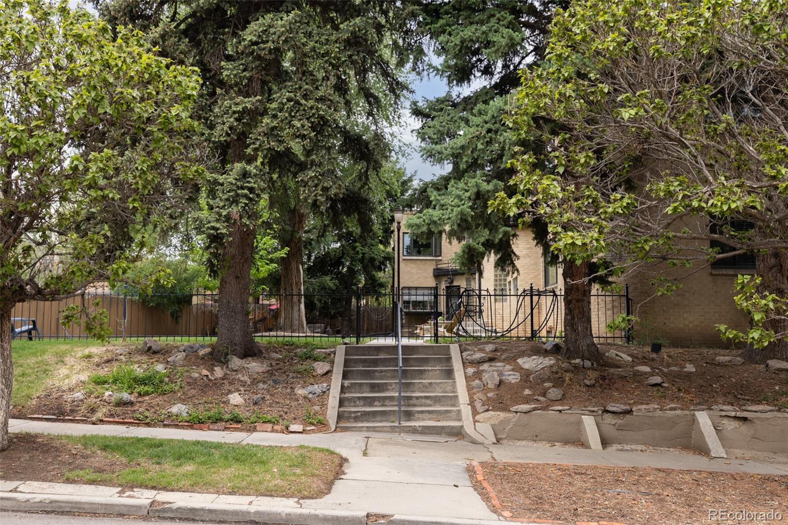 1481 Ash Street Unit: 4