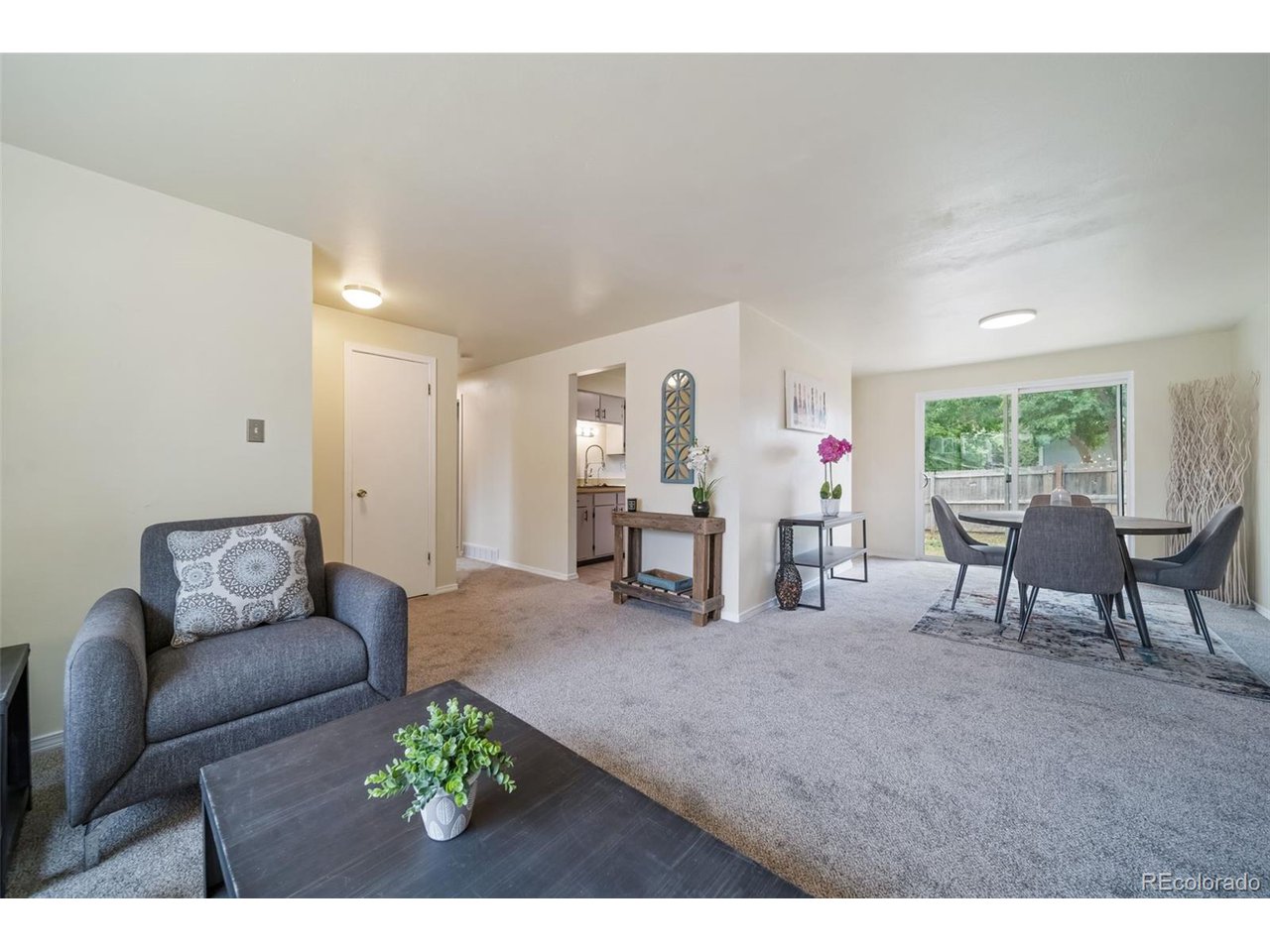 6924 W Hinsdale Dr