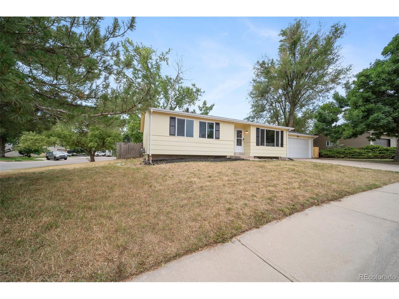 6924 W Hinsdale Dr
