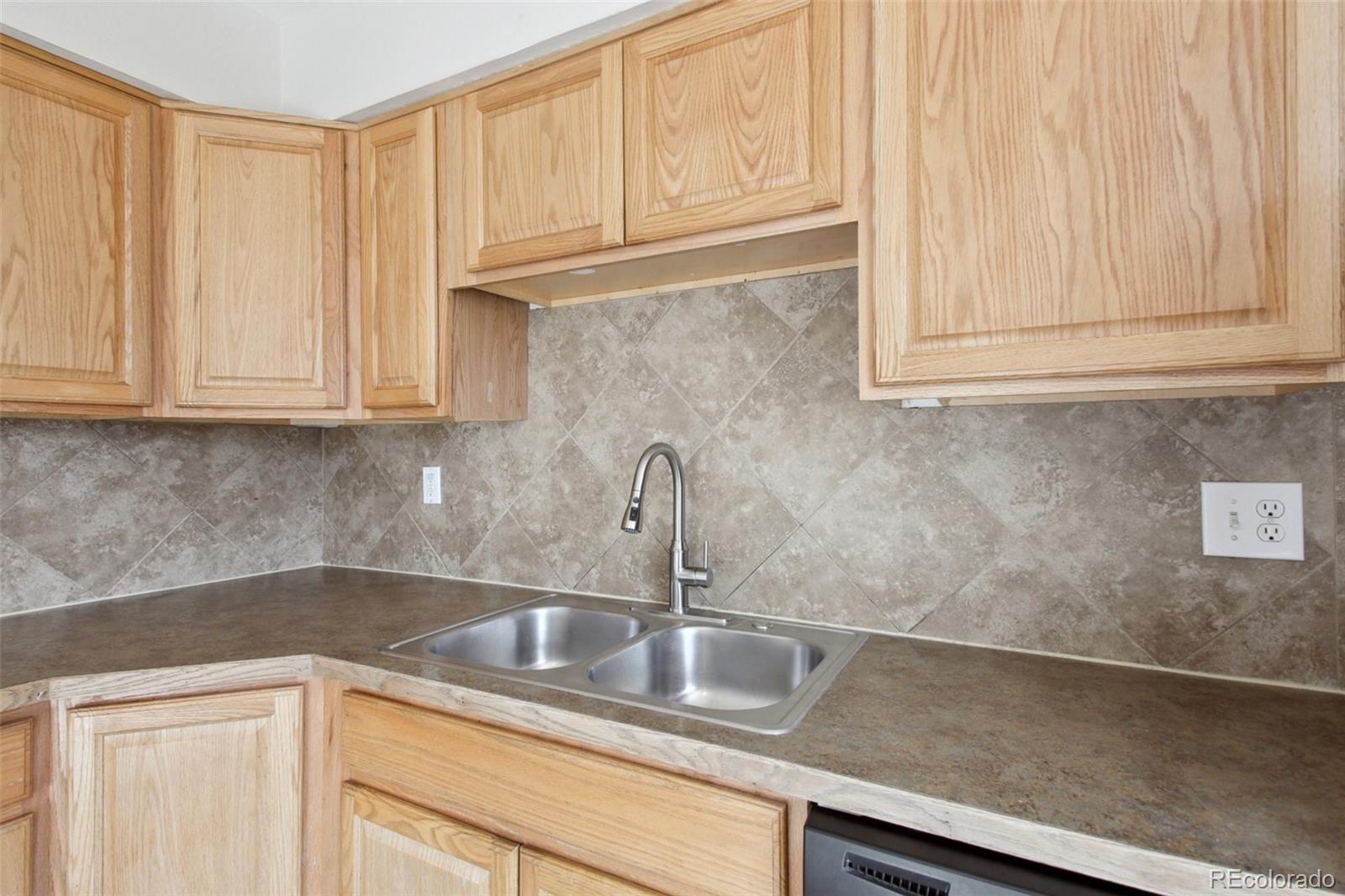 3659 S Temple Street