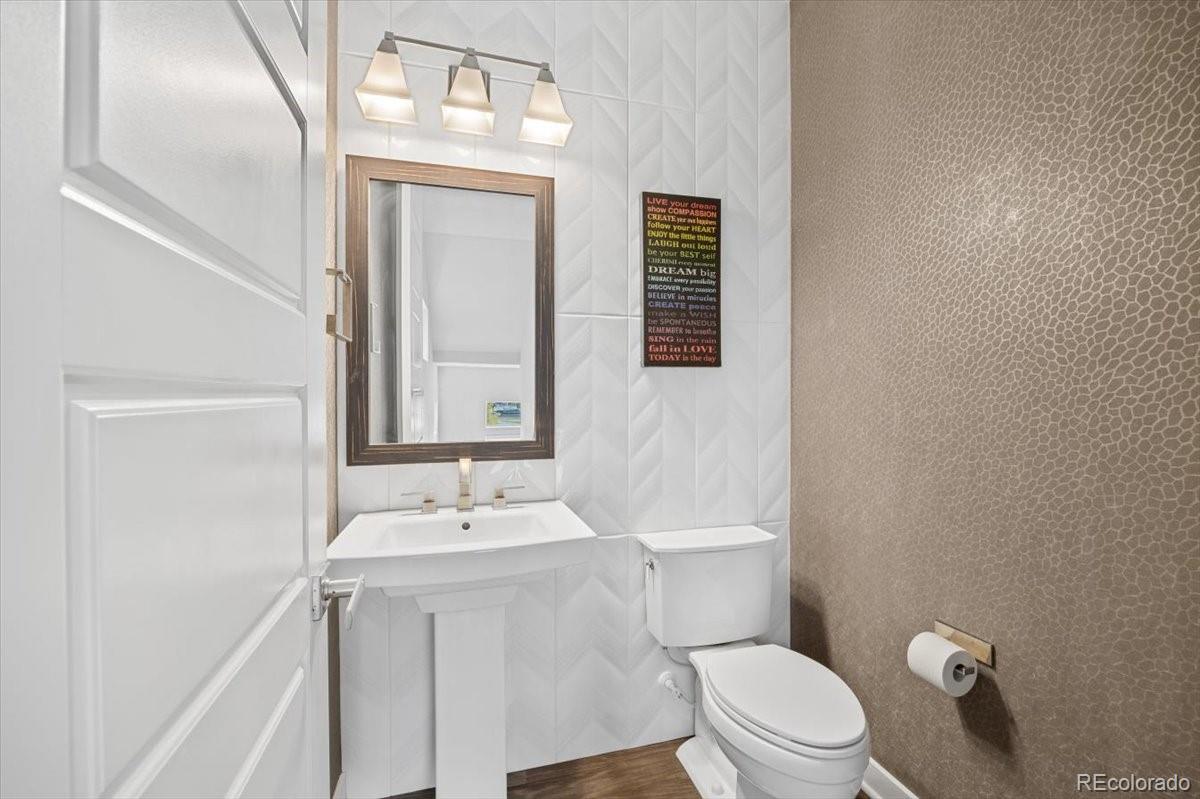 15882 E Broncos Place